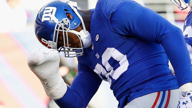 
                <strong>Jason Pierre-Paul (New York Giants - 2015)</strong><br>
                Der Defensive End der Giants wollte am 4. Juli 2015 (Nationalfeiertag der USA) Feuerwerkskörper anzünden. Dabei verletzte er sich an der Hand. Neben einem gebrochenen Daumen wird ihm im Krankenhaus der rechte Zeigefinger amputiert. Die Giants halten dennoch weiter am 27-Jährigen fest.
              