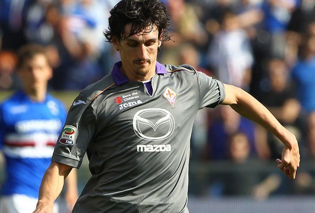 
                <strong>Stefan Savic (AC Florenz)</strong><br>
                Stefan Savic wäre die "günstige" und überraschende Lösung. Der 23 Jahre alte Montenegriner steht aktuell beim AC Florenz unter Vertrag, ist Rechtsfuß (Guardiolas Wunsch) und würde circa 13 Millionen Euro Ablöse kosten.
              