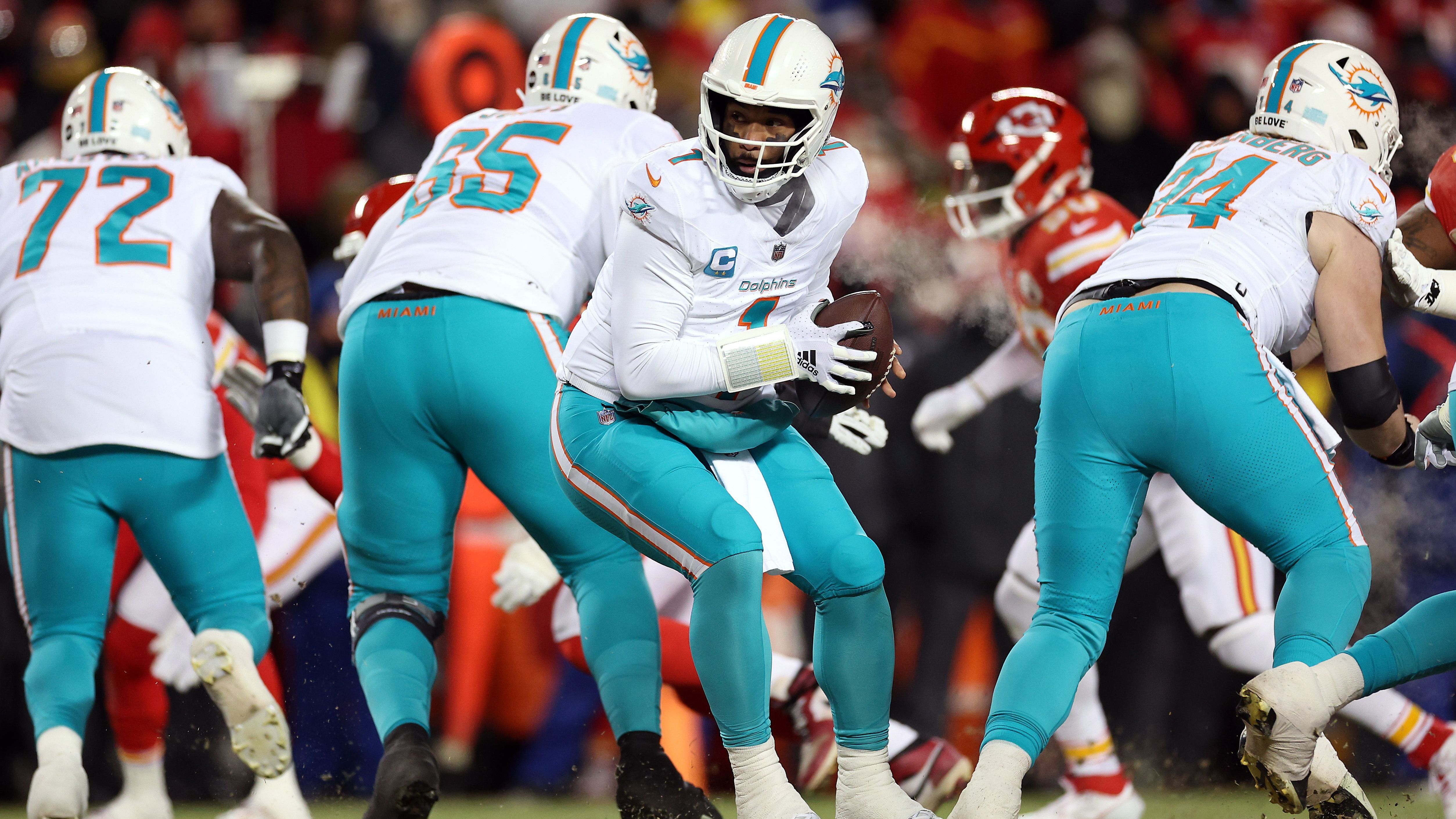 <strong>Miami Dolphins</strong><br>Passing Play Percentage: 57.37%<br>Rushing Play Percentage: 42.63%