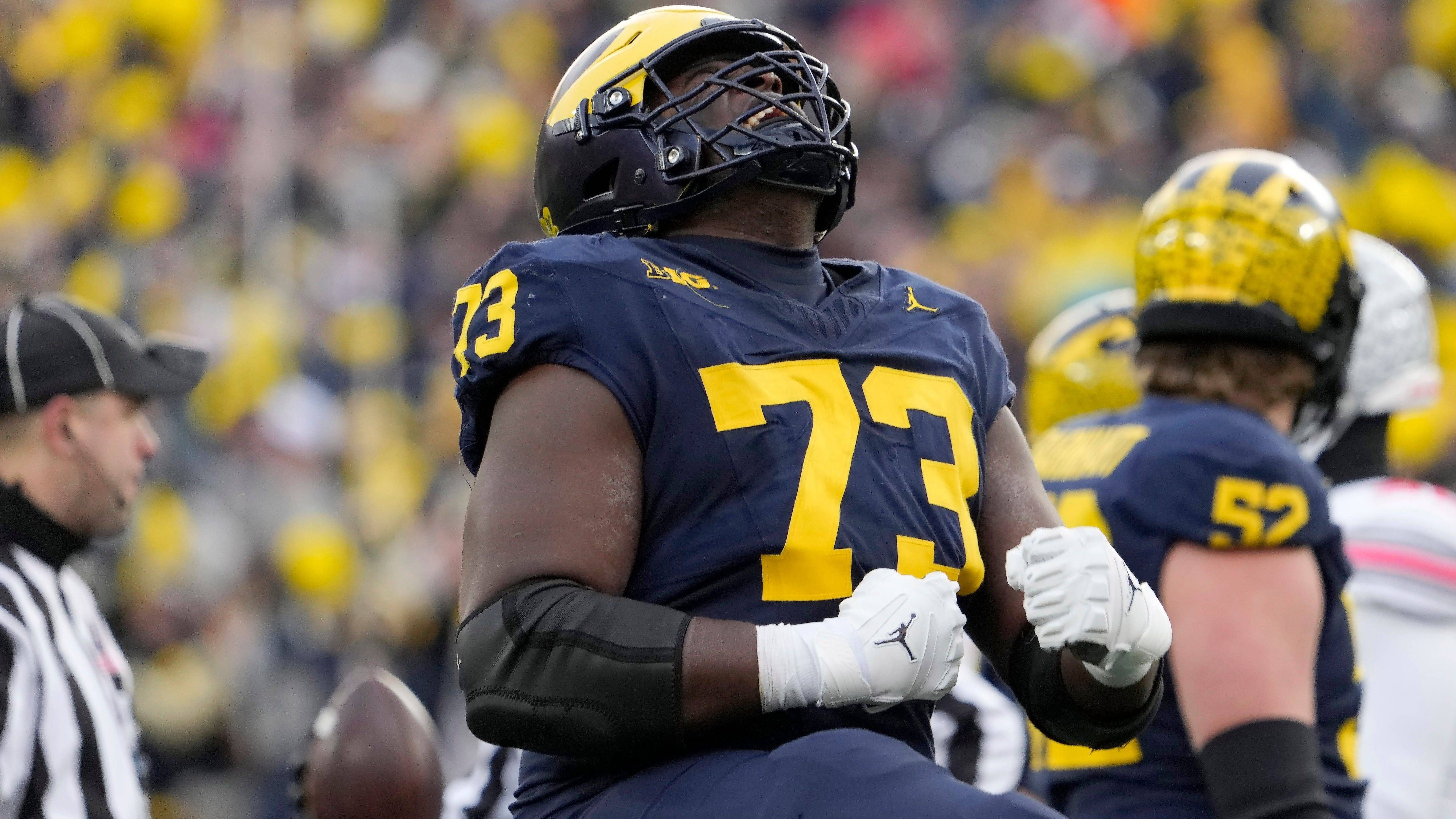 <strong>Offensive Line</strong><br>Die amtierenden Sieger des Joe Moore Awards für die beste Offensive Line gegen die Gewinner der beiden Vorjahre. Michigans LaDarius Henderson war genervt, dass er und seine Kollegen vor dem Spiel gefragt wurden, ob sie bereit seien für Alabama; niemand aber dachte darüber nach, ob Alabama für Michigan bereit sei. Punktsieg für Michigan...