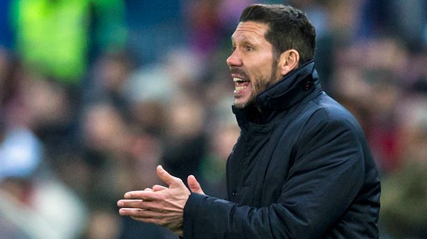 
                <strong>Atletico Madrid - 18 Trainer</strong><br>
                Atletico Madrid - 18 Trainer: In puncto Trainer-Verschleiß steht Atletico dem großen Nachbarn Real nicht wirklich nach. Der aktuelle Coach Diego Simeone ist jetzt schon der Dauerbrenner unter den Atletico-Coaches der letzten 20 Jahre. Der Argentinier, schon als Spieler im Klub aktiv, übernahm Ende 2011 den bis dahin heißen Stuhl im Vicente Calderon. Bemerkenswert: Sieben Trainer kamen seit 1996 auf eine geringere Amtszeit als 100 Tage.
              