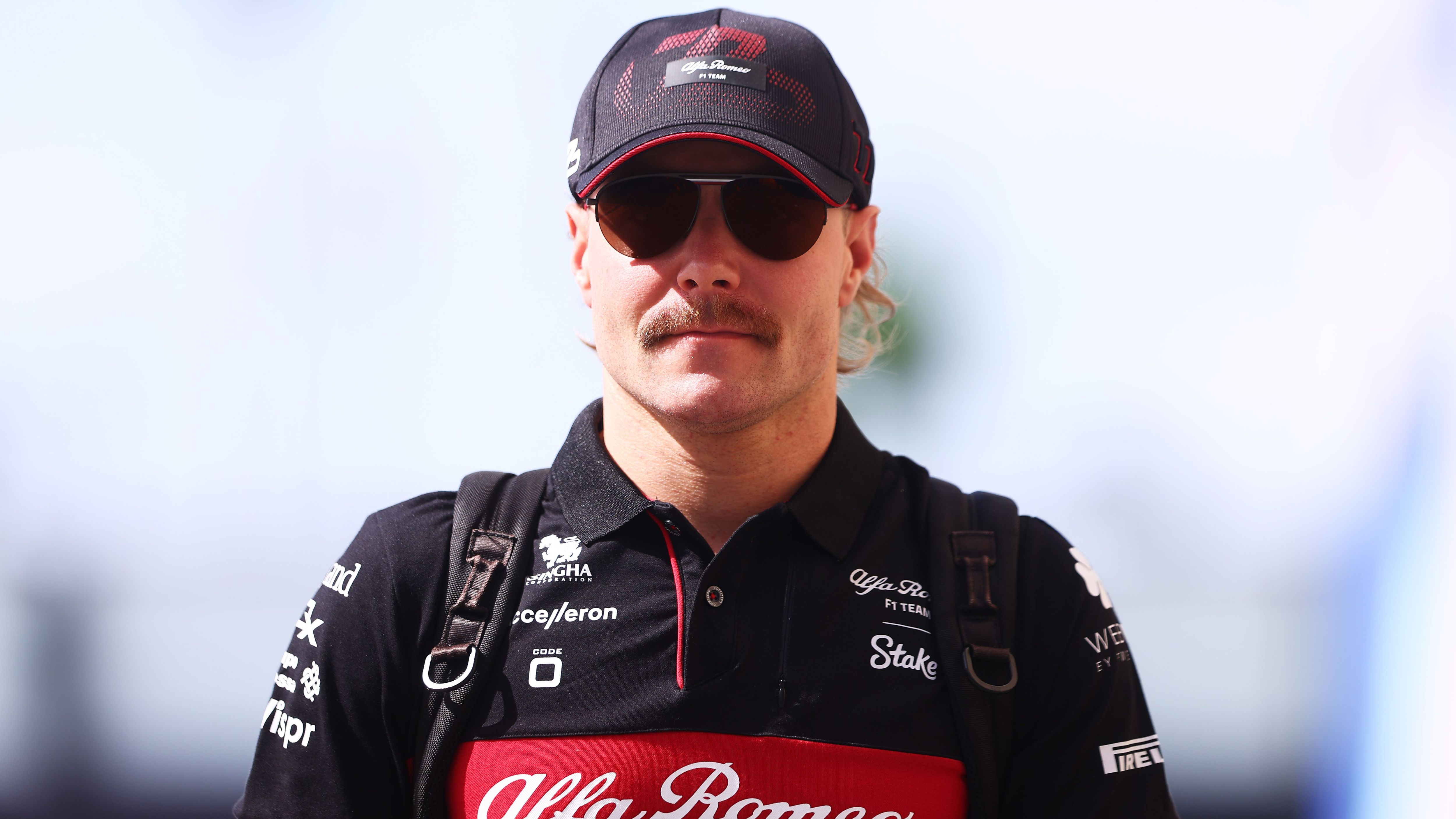 <strong>Valtteri Bottas (derzeit Sauber)</strong><br>Allerdings hat Bottas in seinen Leistungen in den vergangenen Jahren ziemlich stark nachgelassen. 2023 hatte er teilweise sogar Probleme im teaminternen Duell bei Alfa Romeo gegen den Chinesen Zhou Guanyu. Eine Rückkehr zu Mercedes wäre daher eine Sensation - und ein Armutszeugnis für die Ansprüche der Silberpfeile.