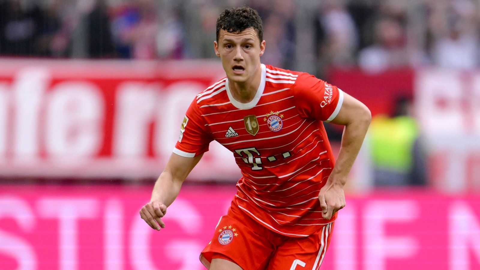 
                <strong>Rechtsverteidiger: Benjamin Pavard (Bayern München)</strong><br>
                Marktwert: 30 Millionen Euro
              