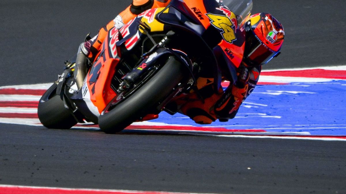 Pol Espargaro wird im Rahmen der DTM auf dem Norisring mit der KTM Gas geben