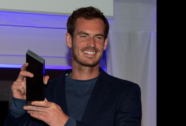 
                <strong>Andy Murray</strong><br>
                Auf der Jubiläumsfeier wurde Andy Murray, der als Favorit für die BMW-Open gilt, mit dem Iphitos-Award für besondere Leistungen ausgezeichnet. Der Brite belegt aktuell Platz drei in der Weltrangliste - noch vor Rafael Nadal.
              