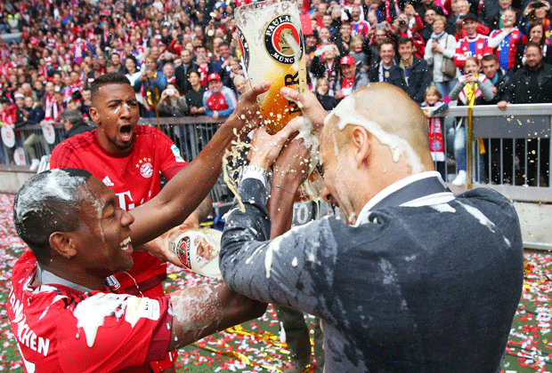 
                <strong>Bayerns Meistersause</strong><br>
                ... und David Alaba. Der Bayern-Coach kommt also nicht ungeschoren davon.
              