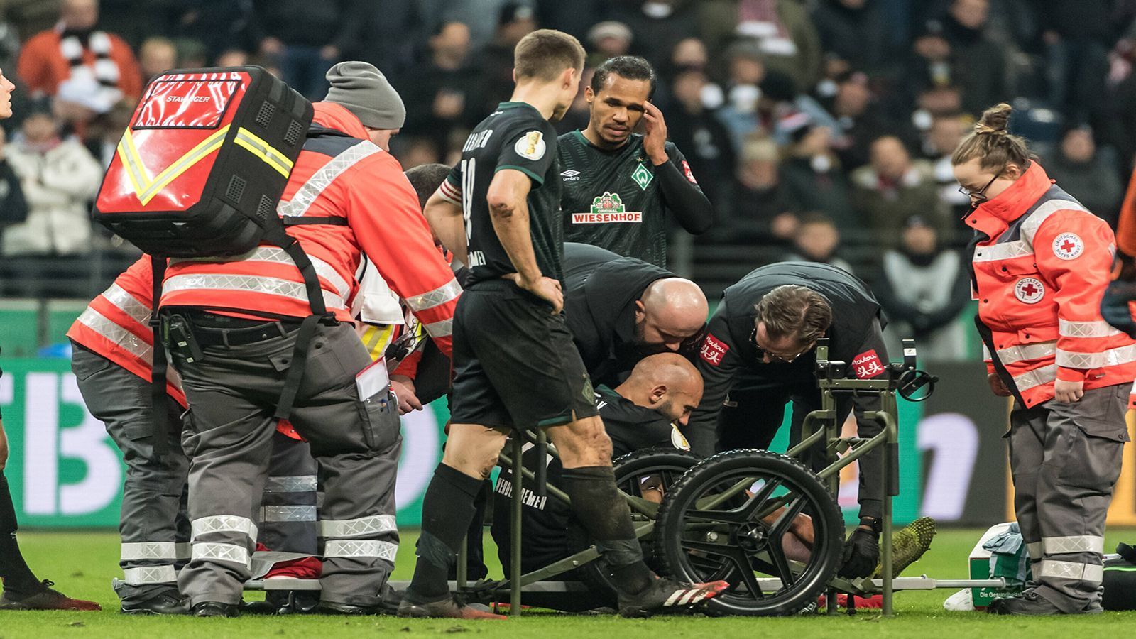 
                <strong>So viele Verletzte kommen bei den Bundesligisten zurück</strong><br>
                Die Bundesliga hat (gezwungenermaßen) Pause. Nicht für alle ist das aber schlecht. Verletzte können sich erholen, ohne ein Spiel zu verpassen. ran.de zeigt, welche Bundesligisten am meisten von der Corona-Pause "profitieren".
              