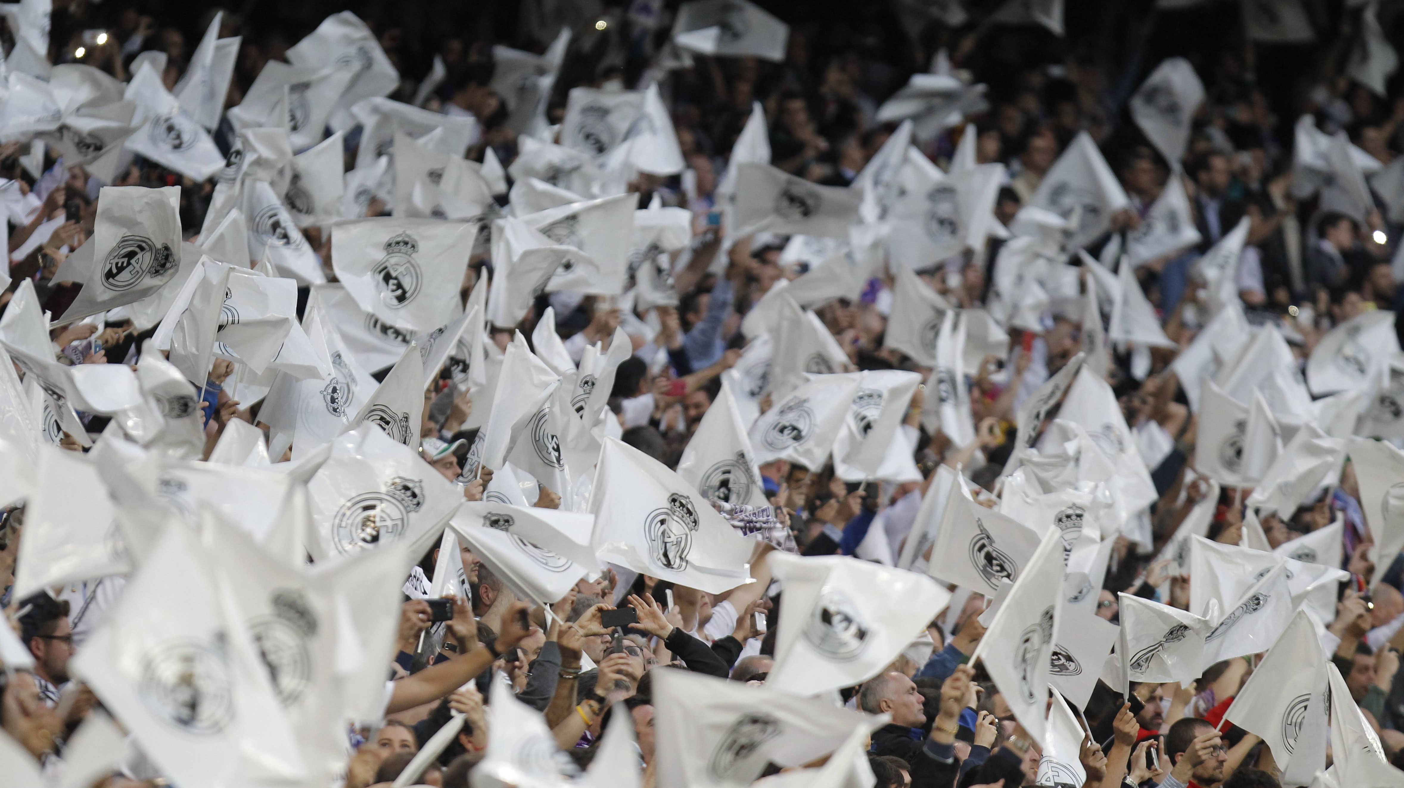 
                <strong>Real Madrid Fans</strong><br>
                Vor dem Start in die Primera Division hat die spanische Sporttageszeitung "Marca" ihre Leser über ihre Wunsch-Elf von Real Madrid abstimmen lassen. Und siehe da: Für Gareth Bale bleibt nur ein Platz auf der Bank. Aber der Reihe nach ...
              