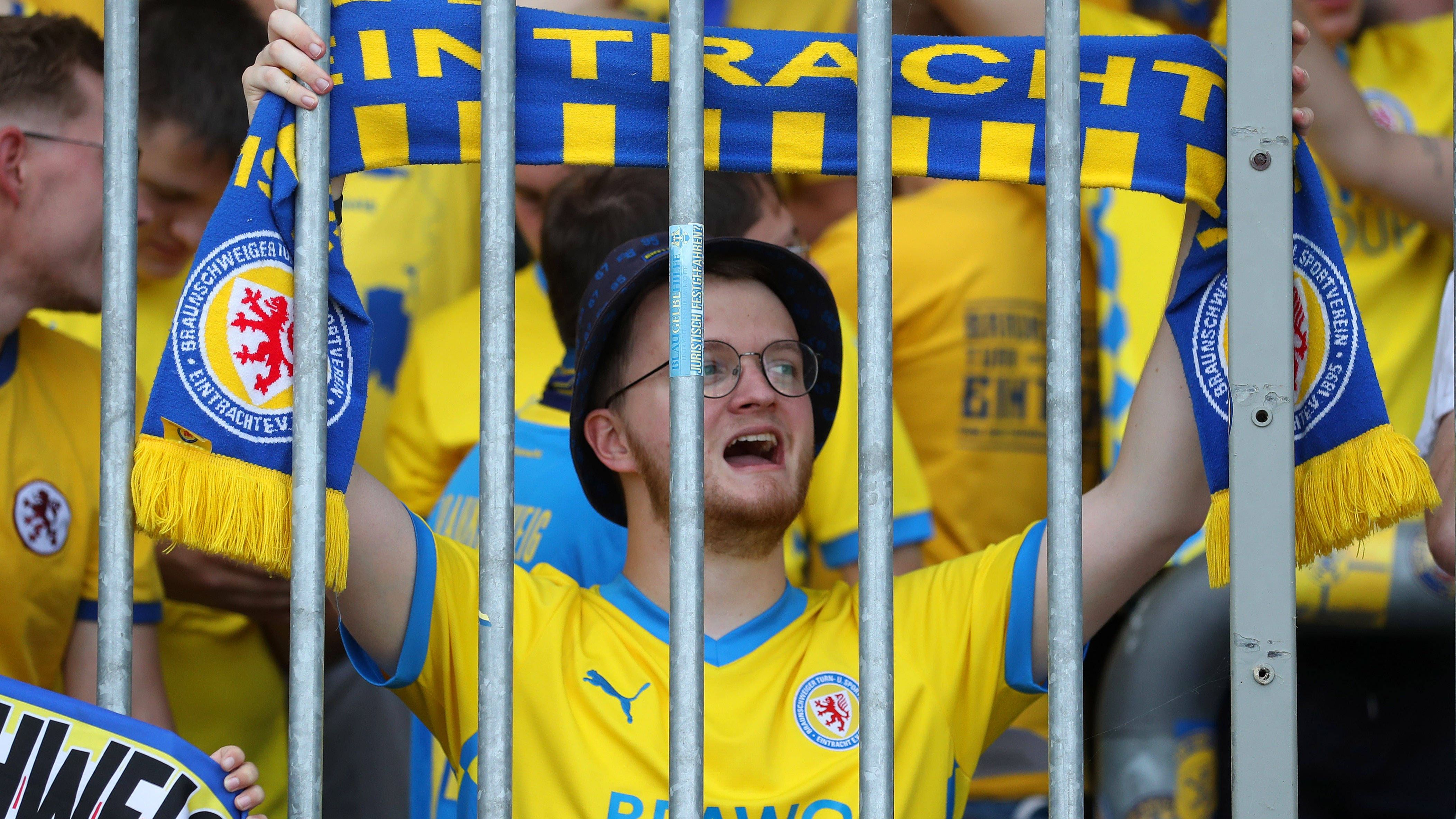 <strong>Eintracht Braunschweig</strong><br>Bier: 5,50 Euro<br>Wurst: 4,50 Euro