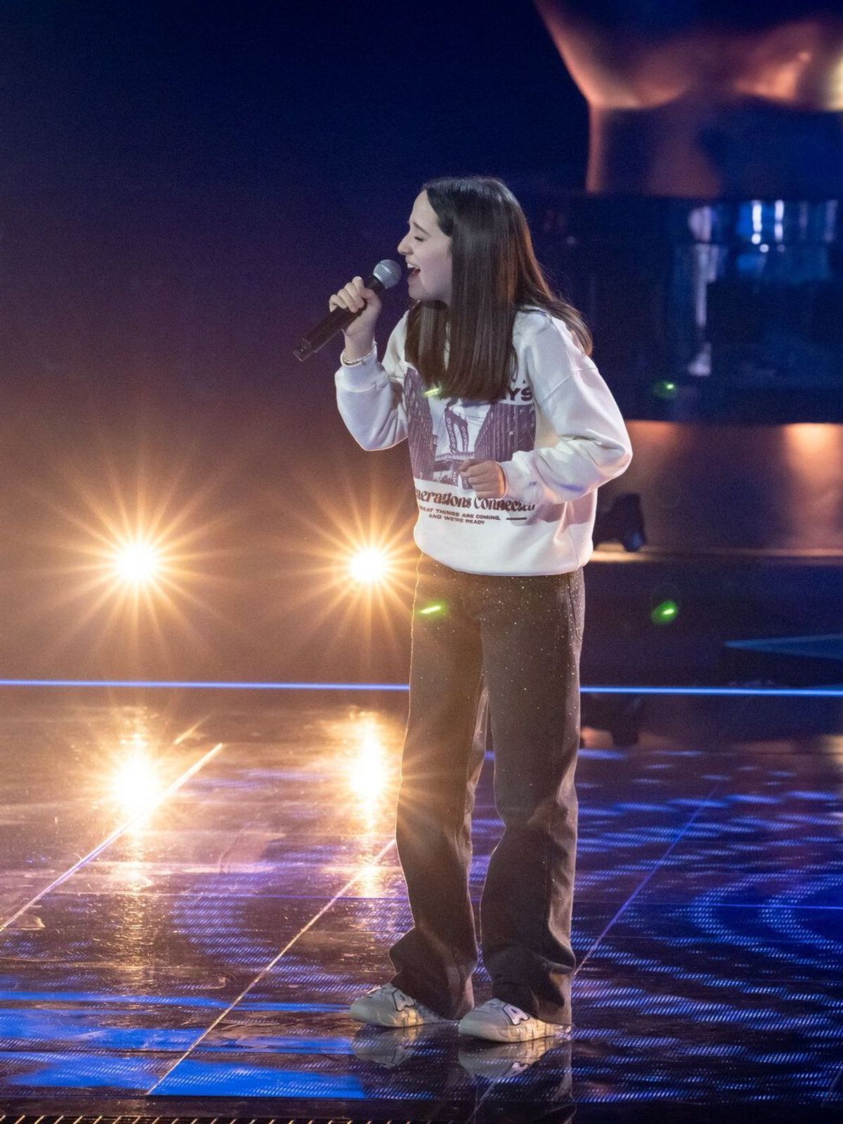 Miray singt "Kal Yanimda" bei den Blind Auditions von "The Voice Kids" 2024.
