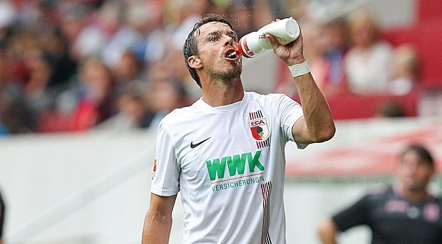 
                <strong>Wandervogel: Markus Feulner</strong><br>
                Markus Feulner schnupperte auch schon bei Bayern München, dem 1. FC Köln, dem 1. FSV Mainz 05, Borussia Dortmund und dem 1. FC Nürnberg Bundesligaluft. Damit ist der 33-jährige Augsburger der Wandervogel der Liga.
              