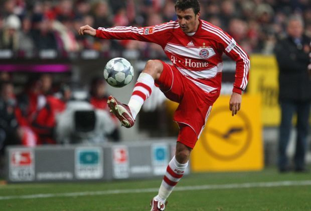 
                <strong>Massimo Oddo</strong><br>
                Bayern München verpflichtete 2008 den Verteidiger Massimo Oddo vom AC Mailand. Der Rekordmeister lieh den damals 32-Jährigen Italiener zunächst für ein Jahr aus. Nach 18 Spielen in der Bundesliga ging die Leihgabe zurück zu seinem Verein. 2012 beendete er seine Profikarierre. 
              