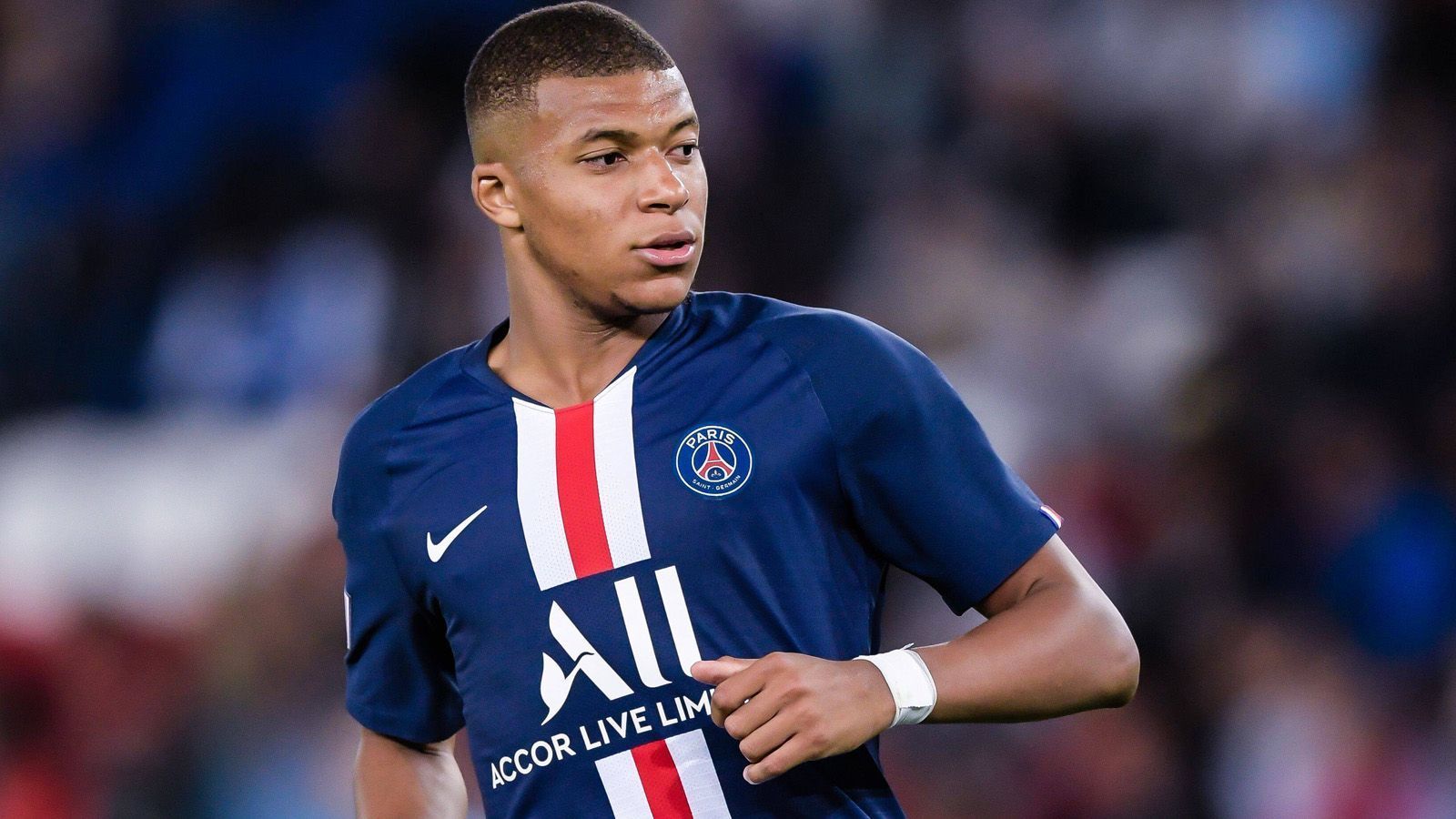 
                <strong>Kylian Mbappe, Frankreich </strong><br>
                Alter: 20 Jahre (*20.12.1998)Gesamtstärke: 89Verein: Paris Saint GermainPosition: Sturm
              