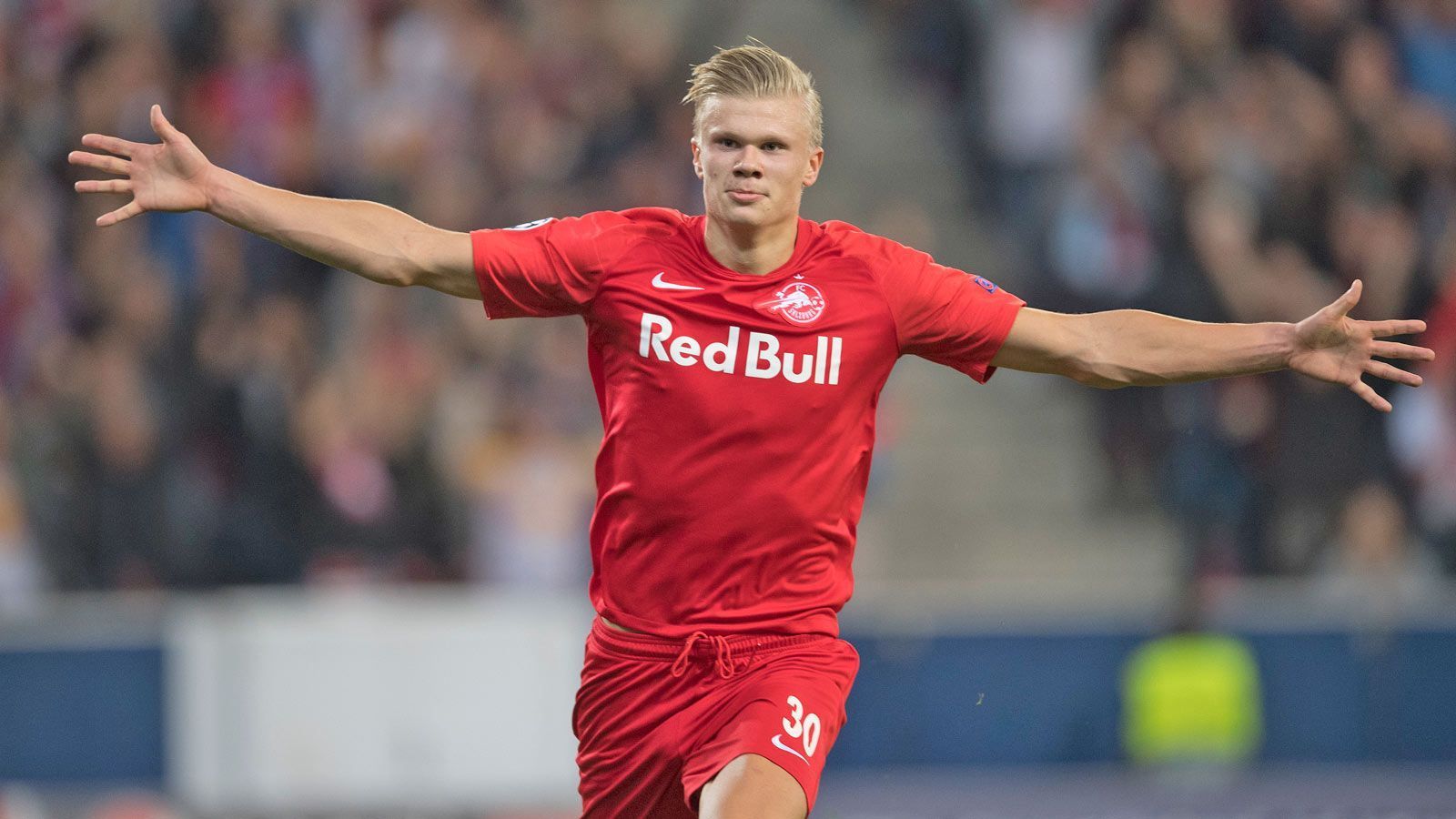 
                <strong>Gruppenphase, 4. Spieltag: Erling Haaland (FC Salzburg)</strong><br>
                Der Norweger vom FC Salzburg bricht in dieser Saison reihenweise Champions-League-Rekorde. Mit seinem Treffer gegen den SSC Neapel (1:1) ist der 19-Jährige der erste Spieler, der nach vier Spieltagen bereits sieben Mal getroffen hat. Zudem ist Haaland auch der jüngste Spieler überhaupt, der in den ersten vier Partien der Gruppenphase einen Treffer beisteuerte und der erste Akteur, der mit seinem ersten Torschuss in der Königsklasse erfolgreich war.
              