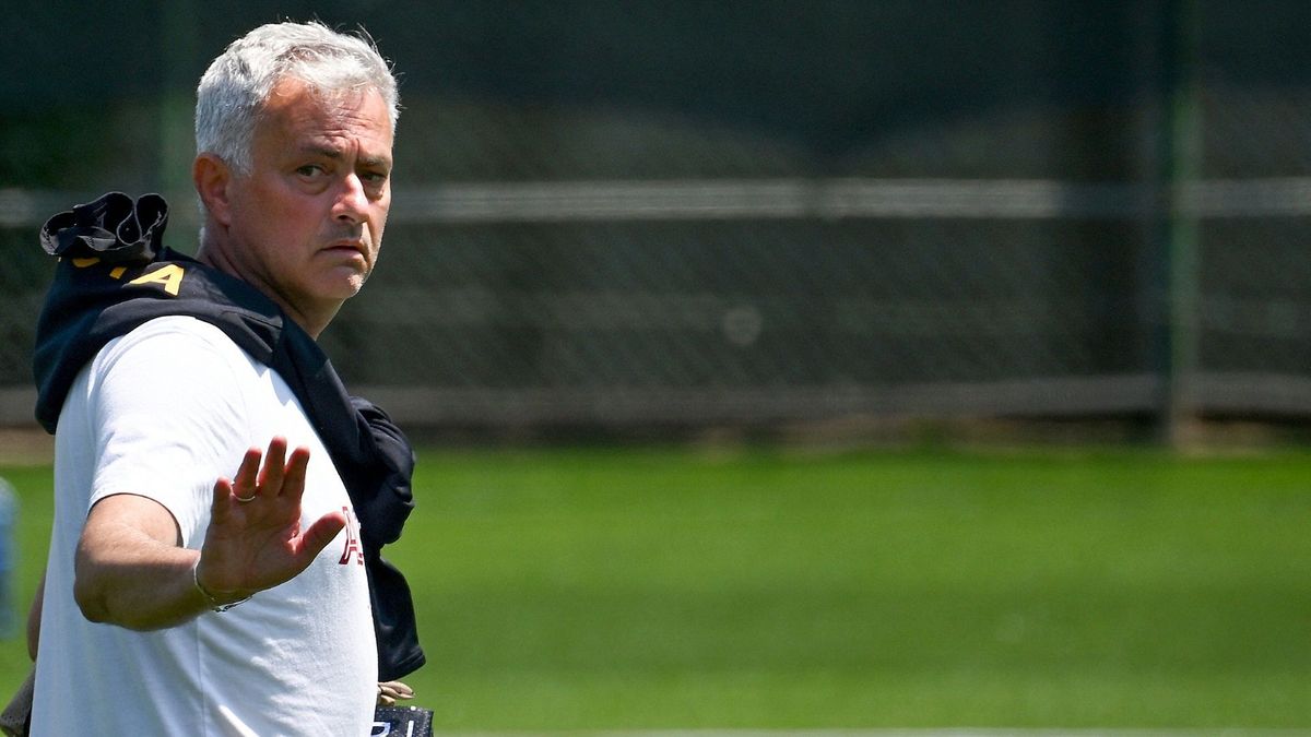 Jose Mourinho trainiert die Roma seit 2021
