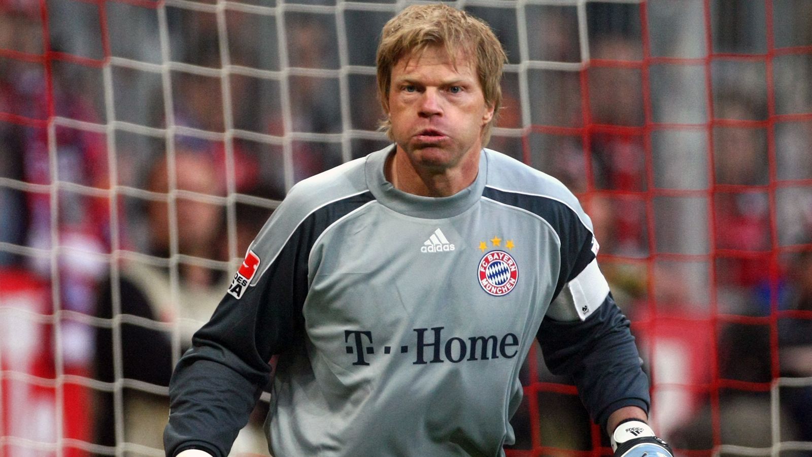 
                <strong>Platz 1 - Oliver Kahn</strong><br>
                Bundesliga-Siege: 310Bundesliga-Spiele: 557Bundesliga-Tore: 0In der Bundesliga aktiv für: FC Bayern München, Karlsruher SC
              