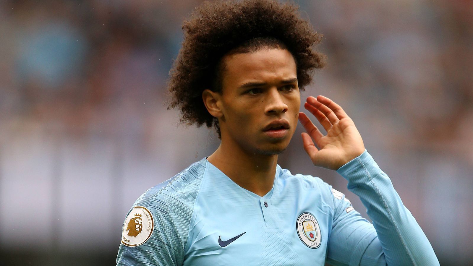 
                <strong>Gewinner: Leroy Sane</strong><br>
                So schnell kann es gehen. Vor der WM wurde er überraschend aussortiert, doch natürlich lief während des Turniers eine Menge für ihn, obwohl er gar nicht dabei war. Jemanden wie ihn hätte der DFB-Elf gut getan, keine Frage. Sieht jetzt wohl auch der Bundestrainer so und holt den Stürmer von Manchester City zurück. Es ist allerdings nicht Sanes erste Chance. Er darf sie gerne mal nutzen.
              