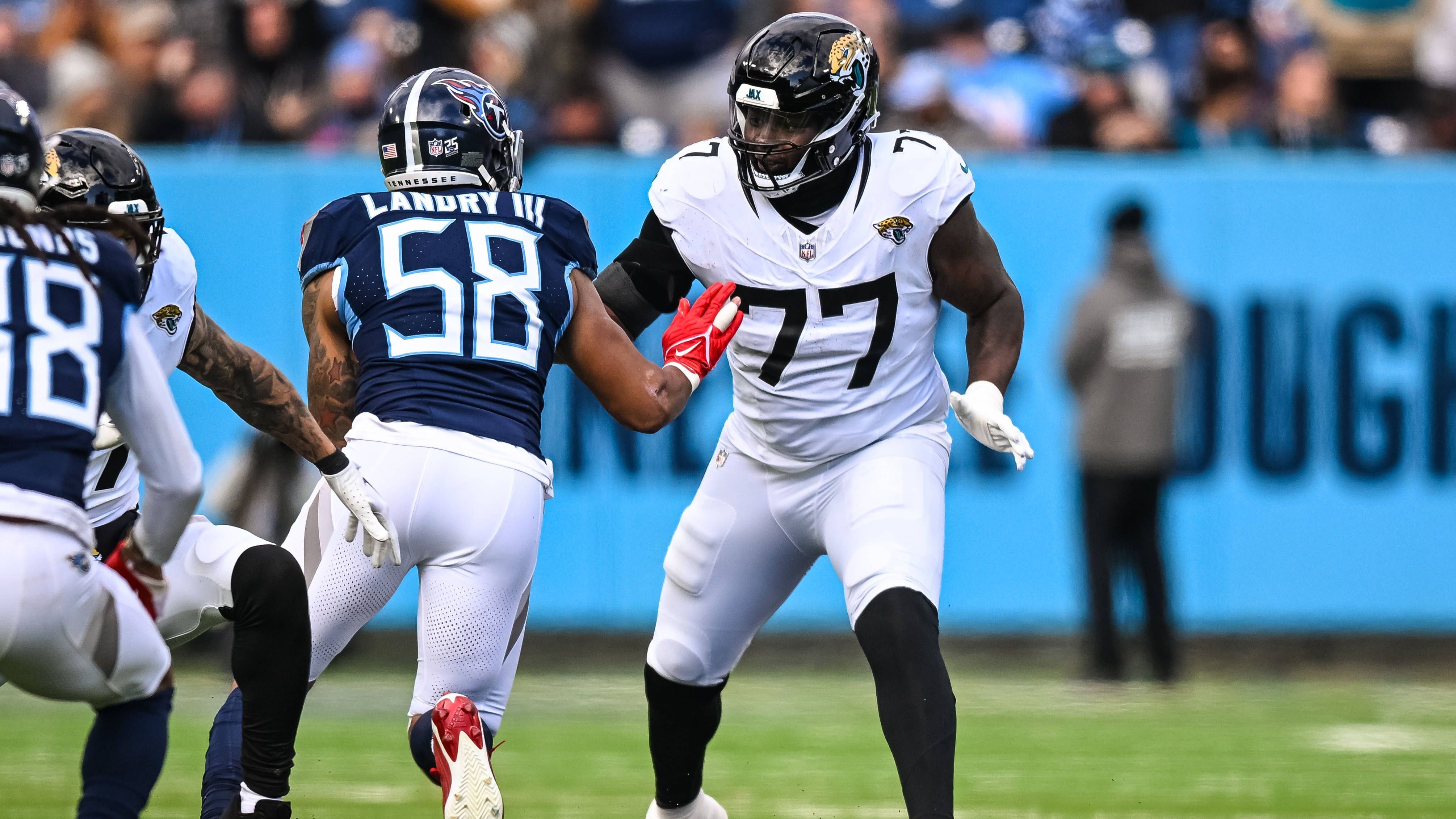 <strong>27. Pick: Anton Harrison (Jacksonville Jaguars)</strong><br>Der Right Tackle spielte die zweitmeisten Snaps alles Jaguars-Spieler und etablierte sich nach einem wackligen Start auf der Position. Besonders im Pass-Blocking überzeugte er in der zweiten Saisonhälfte. Als Laufblocker ist noch etwas Luft nach oben.&nbsp;