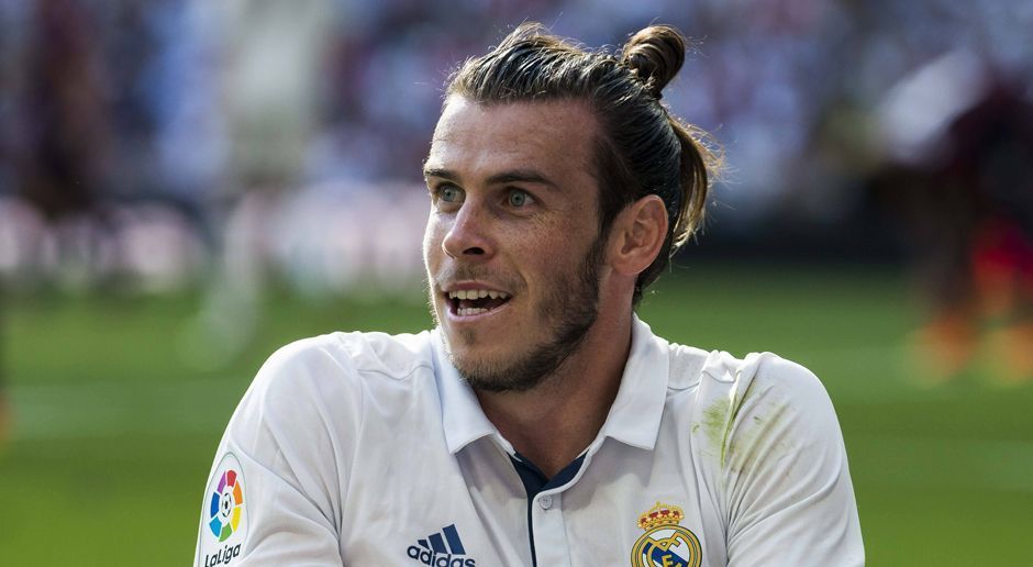 
                <strong>Gareth Bale</strong><br>
                Gareth Bale: Das Wettbieten um den Waliser hat unter den Premier-League-Klubs offenbar längst begonnen. Der Torjäger wird immer wieder mit Manchester United in Verbindung gebracht. Fakt ist: In Madrid läuft sein Vertrag noch bis 2019 und auch eine Rekordablöse über 100 Millionen Euro plus X würde Real nicht ermöglichen, für Bale im kommenden Jahr einen Ersatz zu verpflichten. Deshalb soll auch seine Vertragsverlängerung ganz oben auf der königlichen "To Do-Liste" stehen. 
              