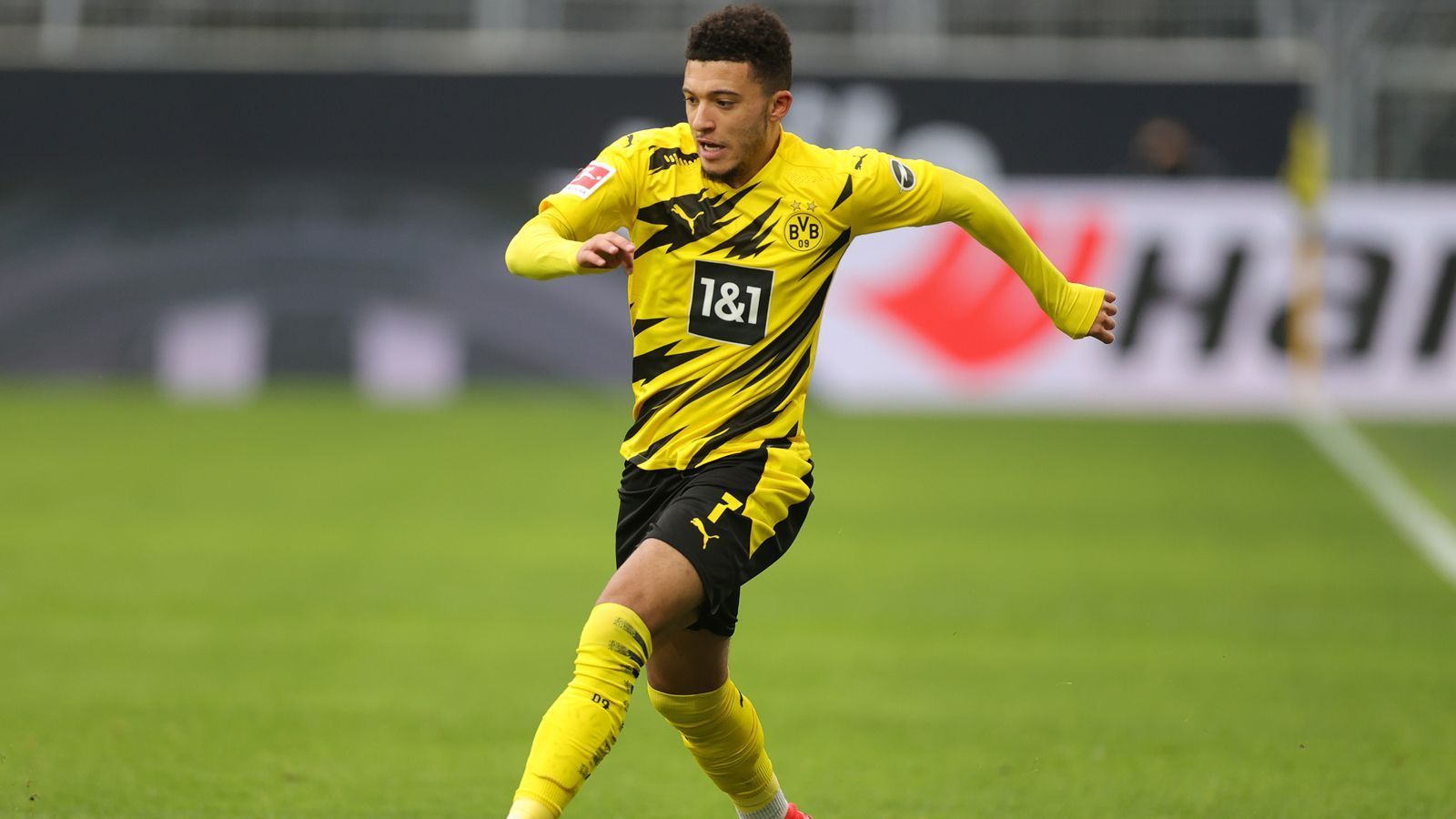 
                <strong>50. Assist! Dortmunds Jadon Sancho erneut mit Bundesliga-Rekord</strong><br>
                Am 23. Spieltag der Bundesliga-Saison 2020/21 konnte Borussia Dortmund einen letztlich verdienten 3:0-Heimsieg gegen Aufsteiger Bielefeld einfahren. Dabei bereitete der Engländer Jadon Sancho den Führungstreffer durch Mahmoud Dahoud vor und schaffte es so in die Bundesliga-Geschichtsbücher. Denn mit 20 Jahren, elf Monaten und zwei Tagen hat der Nationalspieler nun bereits 50 Bundesliga-Assist auf dem Konto. Noch nie zuvor war ein Bundesliga-Profi so jung, als er diesen Meilenstein von 50 Torvorlagen erreichte - nicht die erste Bestmarke Sanchos in der laufenden Spielzeit (siehe übernächstes Bild). 
              