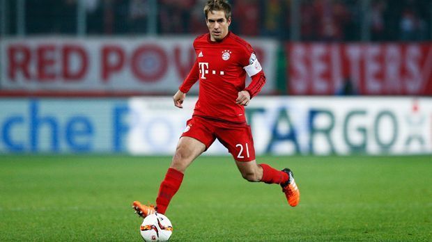 
                <strong>Philipp Lahm</strong><br>
                Platz 4 - Philipp Lahm: Der rechte Verteidiger der Bayern ist bekannt für seine Ballsicherheit. Er findet immer einen Weg, den Ball zum nächsten Mann zu bringen - deswegen suchen ihn auch seine Mitspieler. Lahm hat in 313 Spiele eine unfassbare Durchschnittsquote: 78,8 Aktionen am Ball.
              