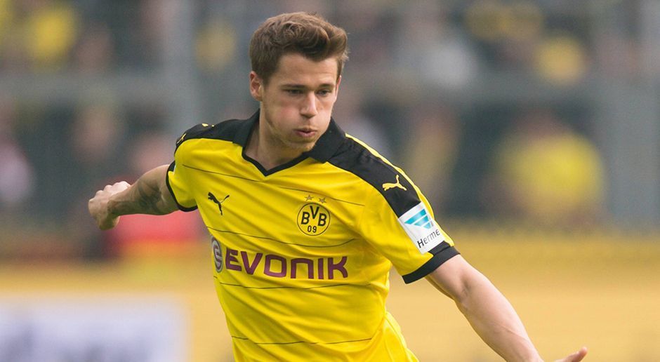 
                <strong>Erik Durm</strong><br>
                Erik Durm: Wenn Schalke gefährlich wurde, dann meist über seine linke Seite. Bringt als Flügelspieler zwar die nötige Schnelligkeit mit, ist aber defensiv im Stellungsspiel zu fahrlässig und offensiv technisch nicht gut genug. ran-Note: 4
              