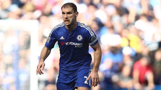 
                <strong>Branislav Ivanovic (FC Chelsea)</strong><br>
                Branislav Ivanovic: Auch der serbische Rechtsverteidiger vom FC Chelsea gehört zu den "übergewichtigen" Spielern der Premier League. Mit seinen 91 Kilogramm geht der 31-Jährige in die Zweikämpfe und könnte daraus gegen kleine, zierliche Flügelflitzer Vorteile ziehen - sein BMI liegt aber bei 26,6. 
              