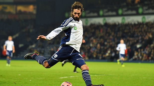 
                <strong>Giorgios Samaras</strong><br>
                Giorgios Samaras: 81 Länderspiele für Griechenland (neun Tore) sowie sechs Meistertitel in Schottland mit Celtic Glasgow. Diese durchaus guten Referenzen reichten für den Offensivmann im Sommer 2015 offenbar nicht, um einen neuen Klub zu finden - und daran hat sich bislang nichts geändert. Samaras spielte zuletzt für West Bromwich Albion in England und zuvor ein halbes Jahr in Saudi-Arabien für Al Hilal. Aktuell ist der 30-Jährige als ablösefreies Schnäppchen zu haben.
              