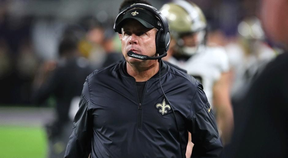 
                <strong>Sean Payton (Headcoach der New Orleans Saints)</strong><br>
                Auch Brees' Coach Sean Payton kritisierte das Verhalten des Präsidenten: "Es scheint so, dass jedes mal, wenn er seinen Mund aufmacht, sagt er etwas, das das Land spaltet, anstatt uns zusammenzuschweißen", sagte Payton nach dem Spiel.
              