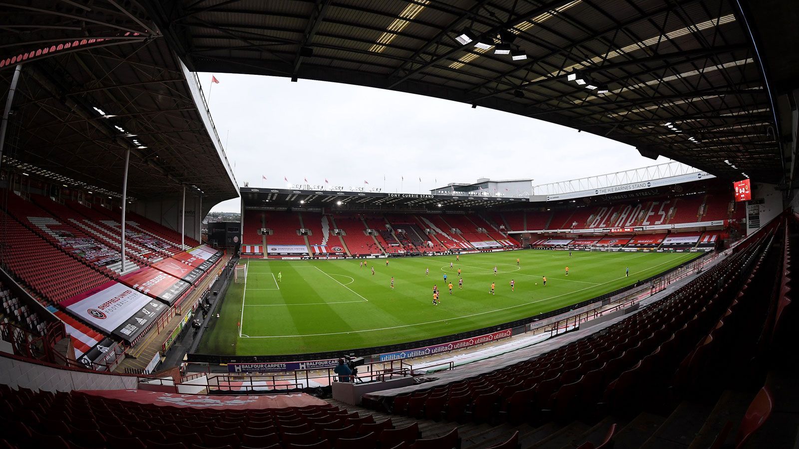 
                <strong>Sheffield United – Leicester City (Sonntag 15.15 Uhr)</strong><br>
                Stadion: Bramall Lane - Kapazität: 32.609 Plätze - Austragungsort: Sheffield - Maximale Zuschaueranzahl am 11. Spieltag: 0 (Tier 3)
              