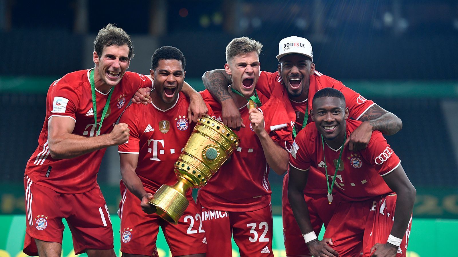 
                <strong>So feiern die Bayern-Spieler den Pokalsieg</strong><br>
                
              