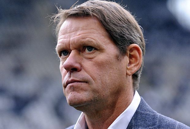 
                <strong>Frank Arnesen (10. Oktober 2011 bis 16. Oktober 2011)</strong><br>
                Frank Arnesen fungierte nicht nur zwei Jahre lang als Sportchef beim Nordklub, sondern auch kurz als Interimstrainer. Nach der Entlassung von Michael Oenning betreute der Däne das Team für ein Spiel, das er auch noch mit 2:1 beim SC Freiburg gewann. Punkte pro Spiel also: 3.
              