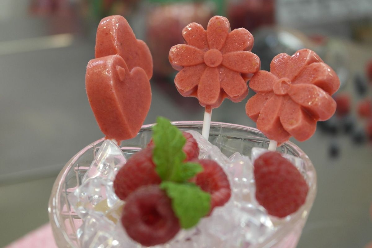 Himbeer-Erdbeer-Eis: Das Rezept aus Enie backt