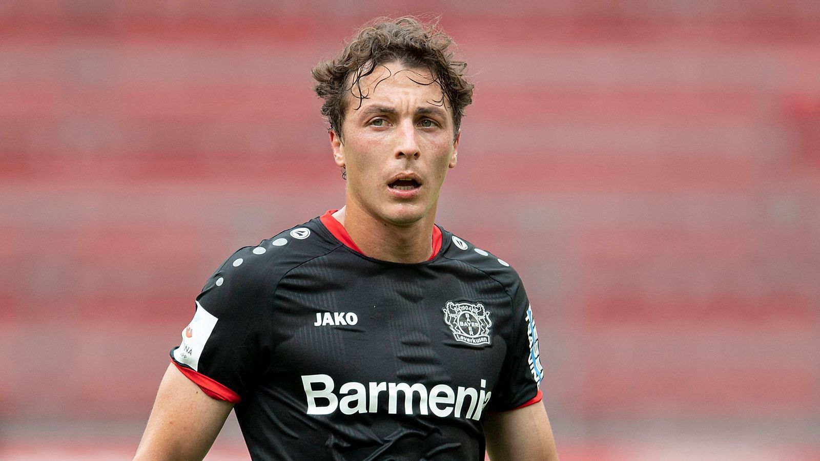 
                <strong>Julian Baumgartlinger</strong><br>
                Der Fehlpass des Österreichers leitet das 2:0 ein. Baumgartlinger gewinnt lediglich 25 Prozent seiner Zweikämpfe. Wird zur Halbzeit ausgewechselt. ran-Note: 4
              