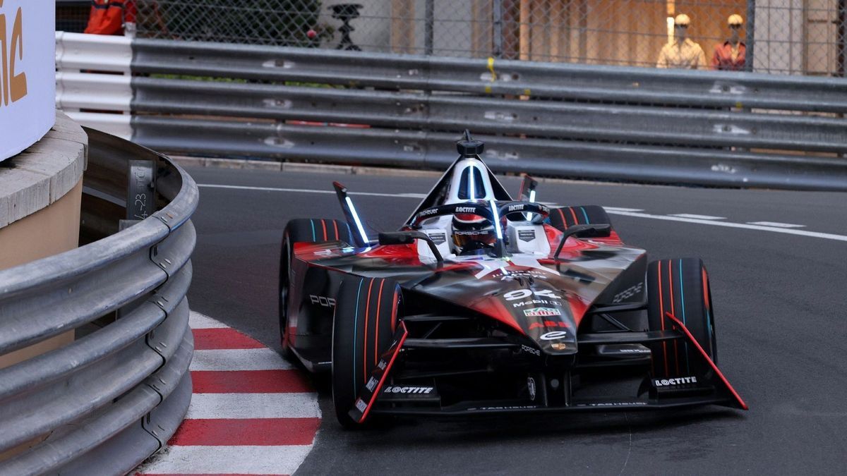 Pascal Wehrlein rast durch die engen Kurven in Monaco