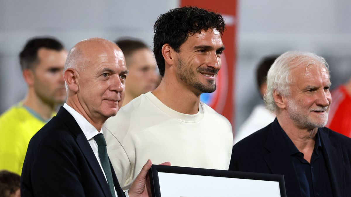 Deutsche Herren Fußball Nationalmannschaft in Köln, Länderspiel, WM Qualifikation, Deutschland vs.Nordirland, Kölner RheinEnergiestadion, Ehrung Mats Hummels (Deutschland), Bild: 07.09.2025 *** Spo...