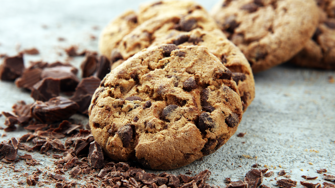 Nichts geht über selbst gemachte Cookies mit leckeren Schokoladen-Stückchen!