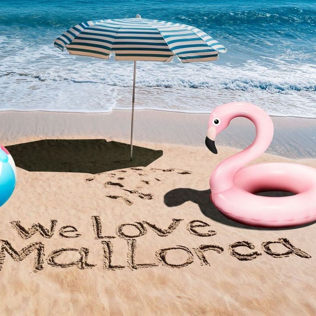 Isi Glück am Strand für die Show "We love Mallorca"