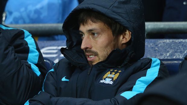 
                <strong>Mittelfeld: David Silva.</strong><br>
                David Silva: Bemüht, agil - aber wenig erfolgreich. Beschwerte sich zu Recht, dass De Bruyne ihn bei Citys bester Chance in Halbzeit eins nicht bediente. ran-Note: 4
              