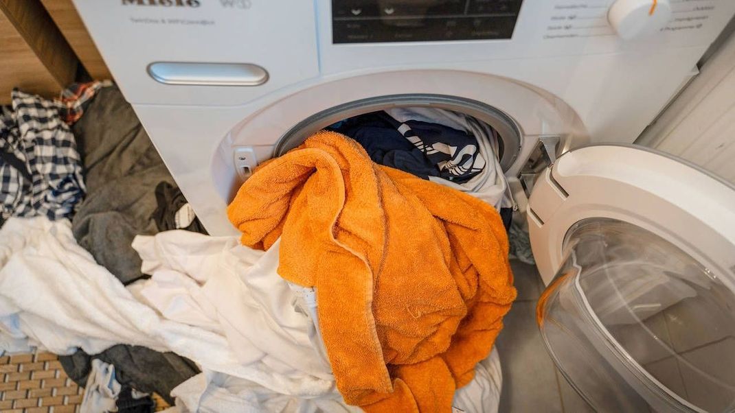 Wie wird dieser Wäscheberg wieder richtig sauber?