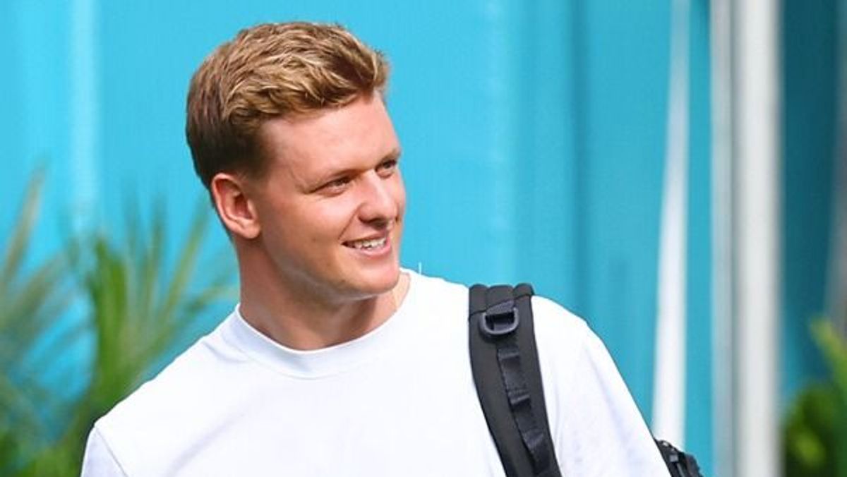 Mick Schumacher im Formel-1-Fahrerlager 2025