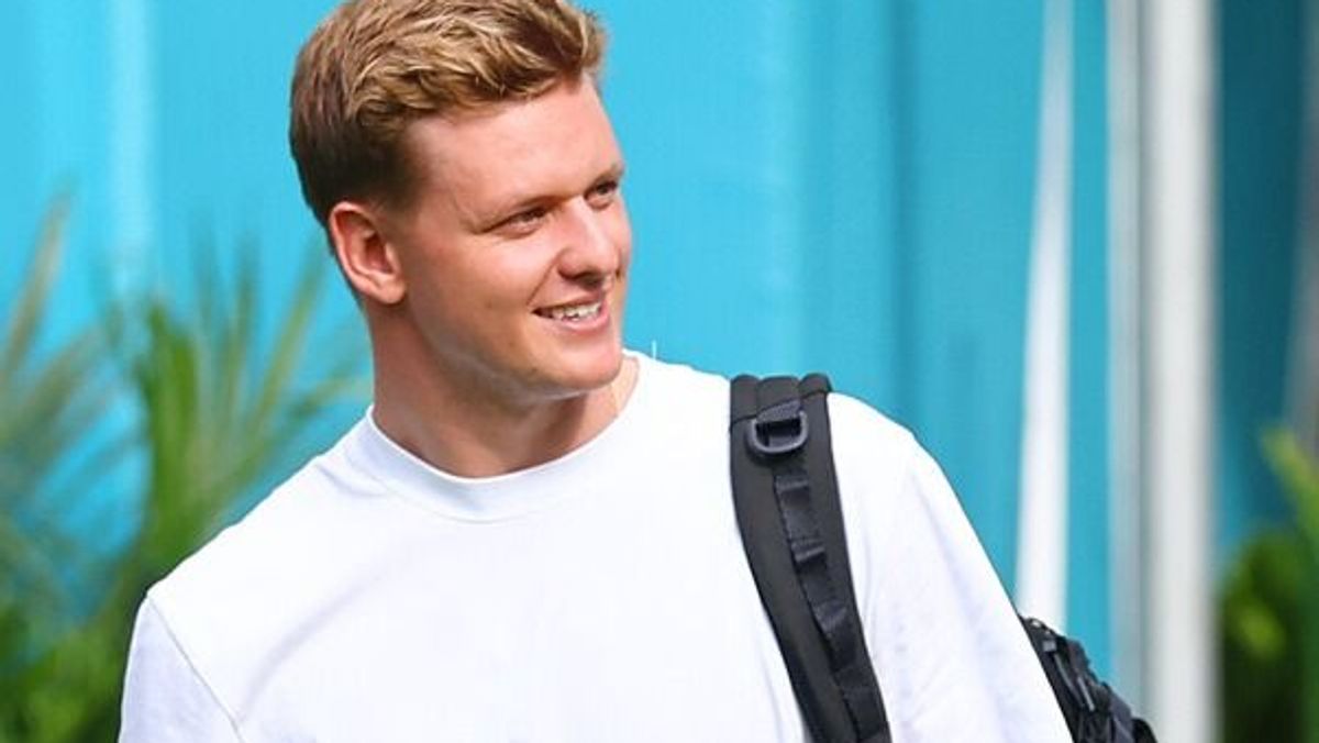 Mick Schumacher im Formel-1-Fahrerlager 2025