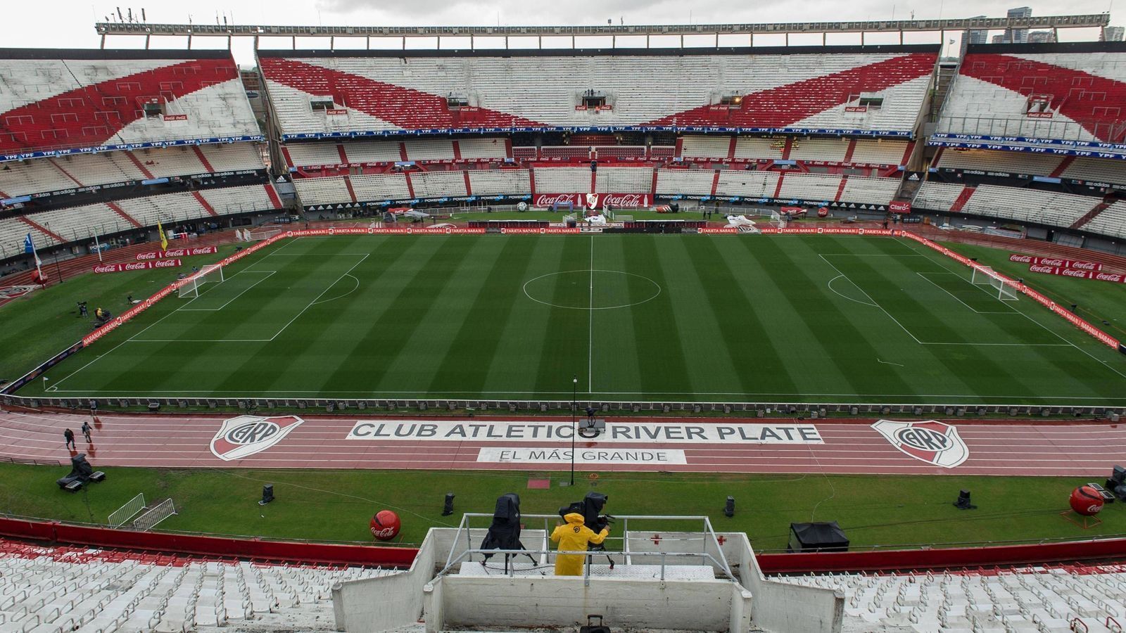 
                <strong>Nationalstadion "El Monumental"</strong><br>
                Dagegen spielt River Plate im Stadion "El Monumental", in dem auch das WM-Finale von 1978 ausgetragen wurde. Es ist das Nationalstadion Argentiniens.
              