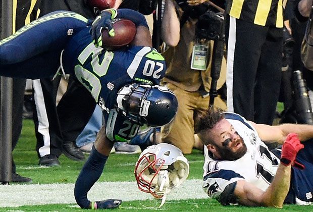 
                <strong>Jeremy Lane</strong><br>
                Kein Anblick für schwache Nerven. Nach seinem Interception-Catch wurde Jeremy Lane von Julian Edelman getackelt. Edelman verlor zwar seinen Helm, die Schmerzen hatte jedoch Lane auf seiner Seite.
              