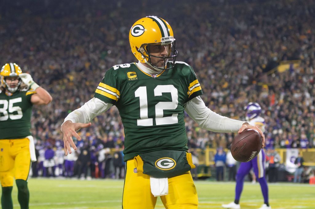 Aaron Rodgers desires to lure Davante Adams to the Jets