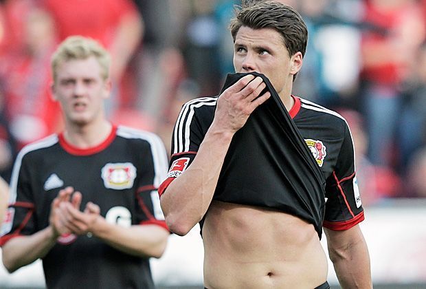 
                <strong>FLOP: Bayer 04 Leverkusen</strong><br>
                Auch gegen den Tabellenletzten Eintracht Braunschweig schafft es die Werkself nicht, einen Dreier einzusacken. In der Rückrundentabelle liegen die Leverkusener mit nur elf Punkten aus elf Spielen auf Rang elf.
              