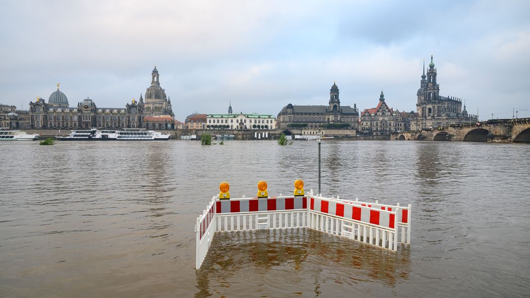 Gleich mehrere Flüsse in Deutschland treten derzeit über die Ufer.