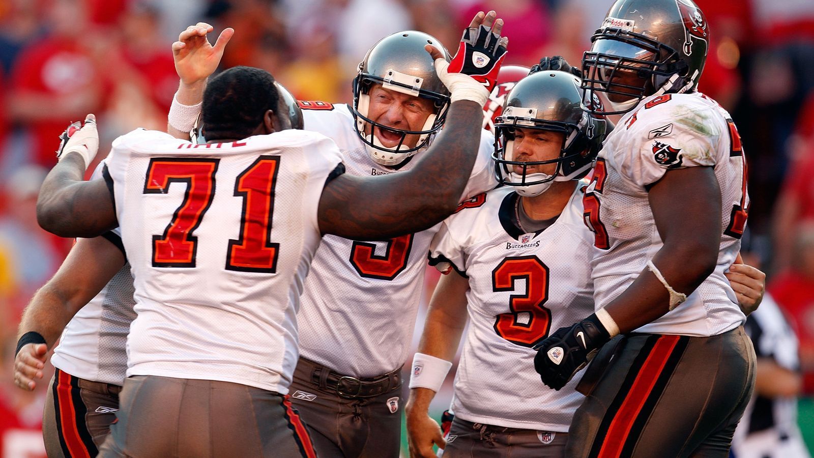 <strong>Matt Bryant - 62 Yards</strong><br>Als Kicker der Tampa Bay Buccaneers verwandelte Matt Bryant am 22. Oktober 2006 ein Field Goal aus 62 Yards beim 23:21-Sieg über die Philadelphia Eagles.
