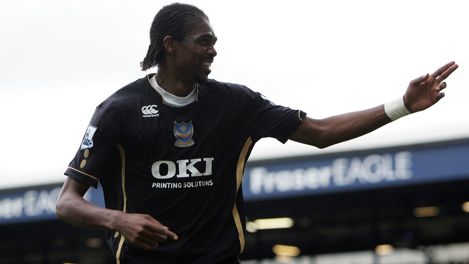 
                <strong>Platz 7 - Nwankwo Kanu</strong><br>
                Premier-League-Tore: 54Vereine: FC Portsmouth, FC Arsenal, West Bromwich AlbionNationalität: Nigeria
              