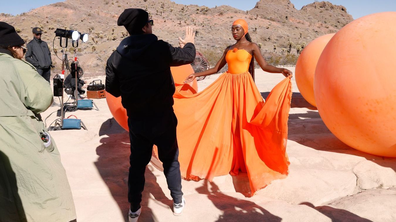 Somajia beim Wüsten-Shooting mit Modefotograf Kristian Schuller in Woche 14.